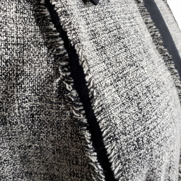 Chic Wool Blend Academia Eyelash Fringe Snap Blazer size 10 Jones NY - Picture 7 of 15